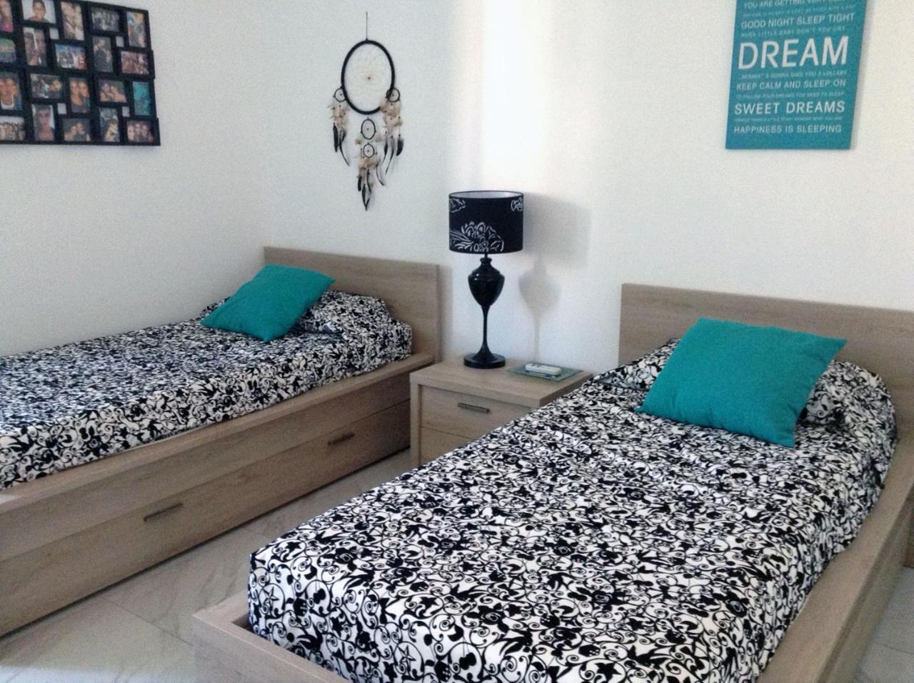 Seafront Apartment With Pool Сейнт Полс Бей Екстериор снимка