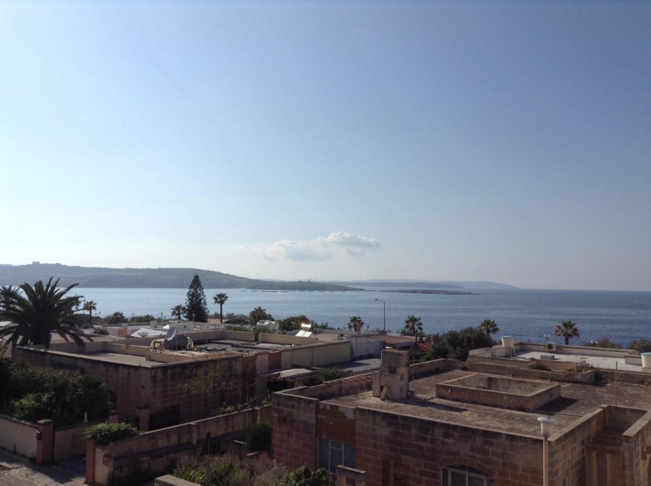 Seafront Apartment With Pool Сейнт Полс Бей Екстериор снимка