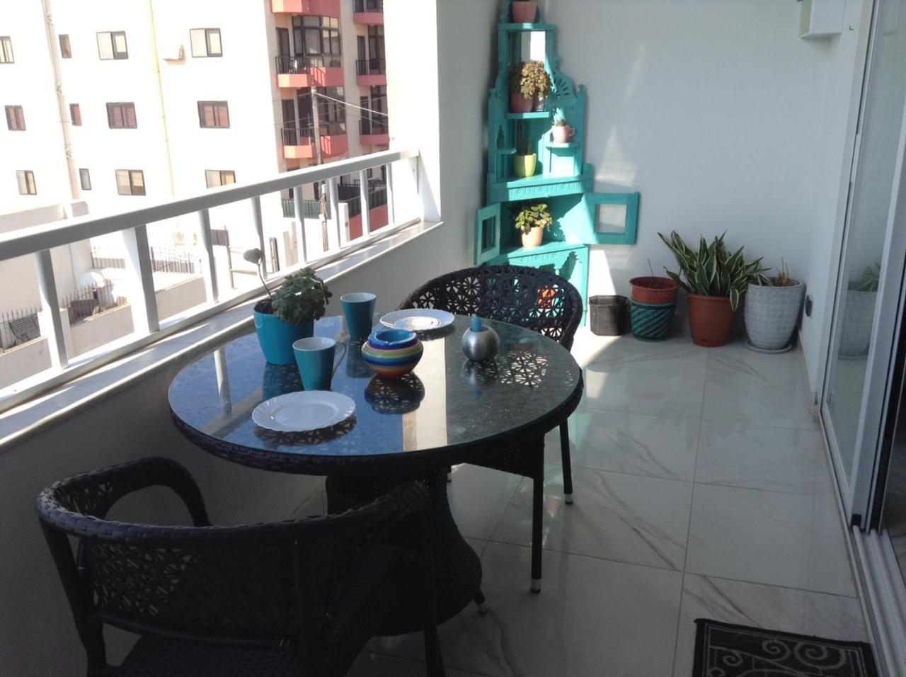 Seafront Apartment With Pool Сейнт Полс Бей Екстериор снимка